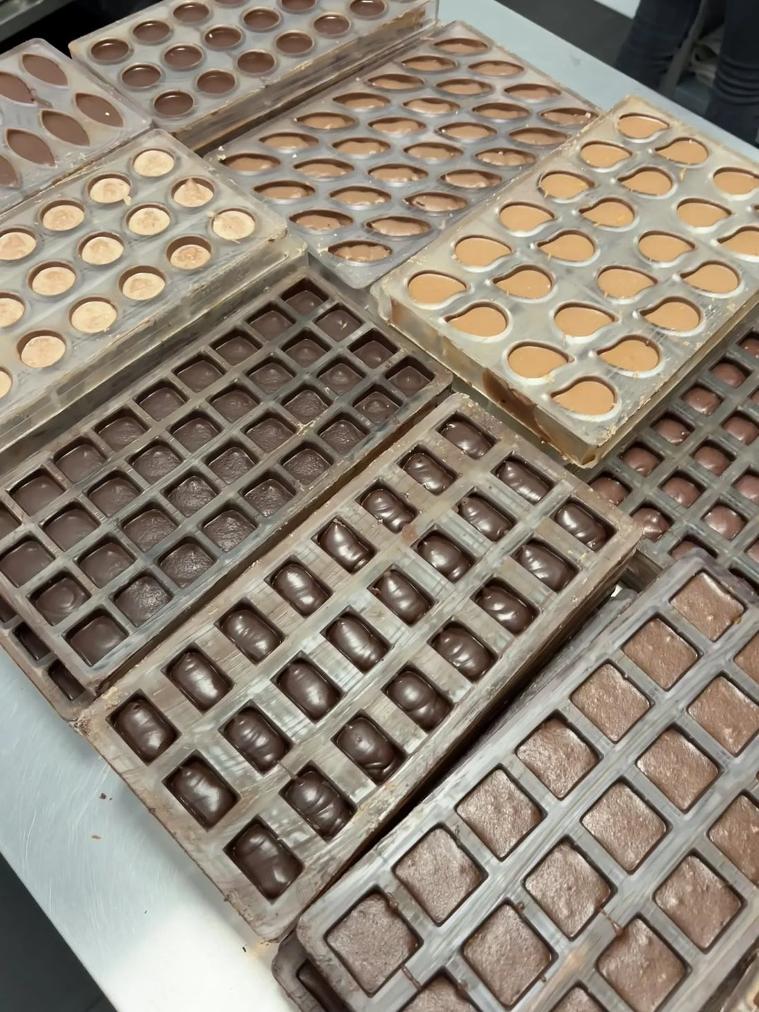Découvrez l'Art de la Création des Pralines : Histoire et Tradition
